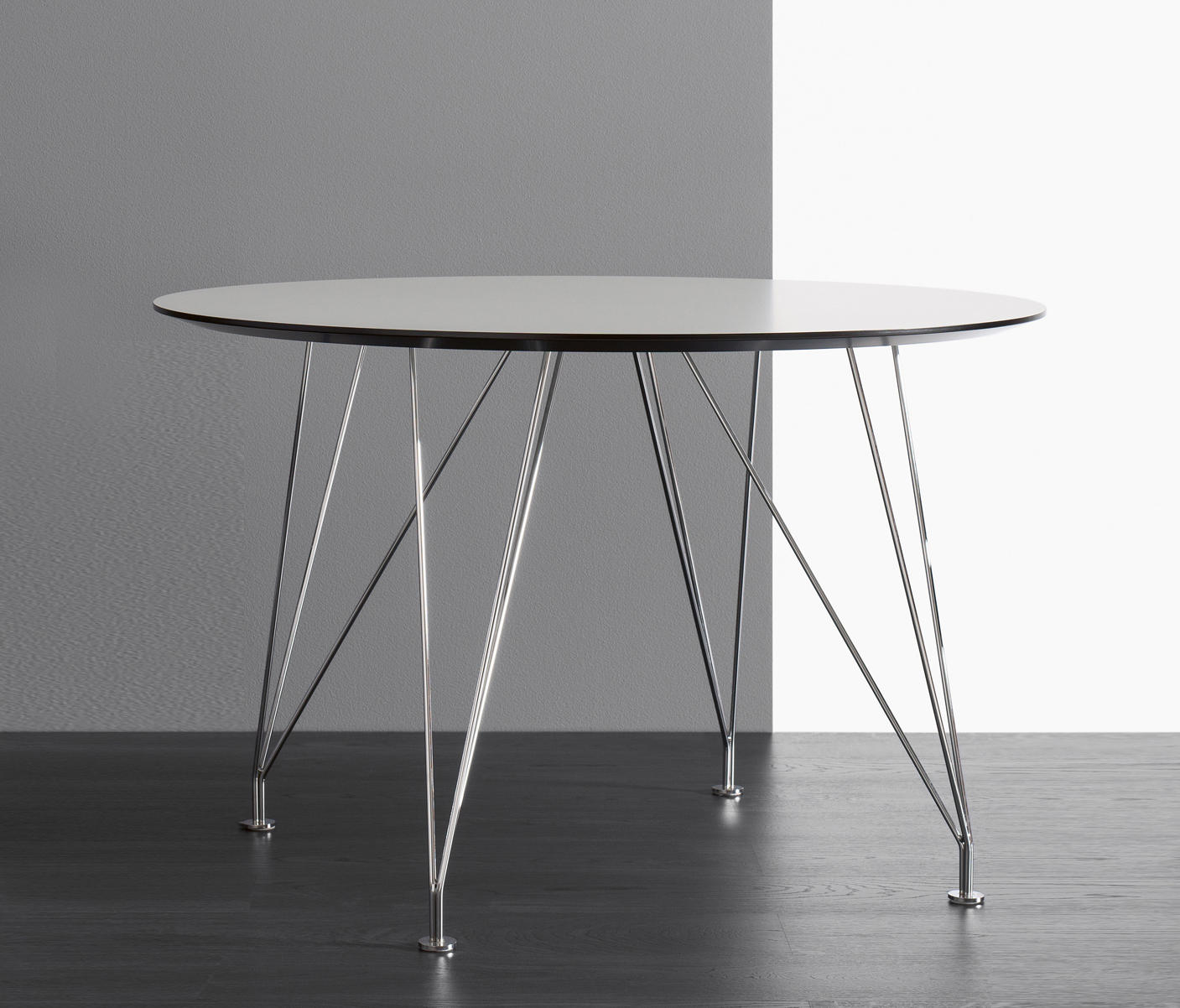 DUX M�bler Inter Rundt Spisebord, Timm M&oslash;bler